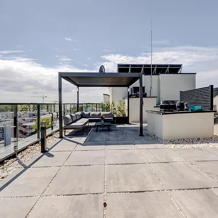 Z Tarasem Na Dachu Na Wydmach W Miedzywodziu