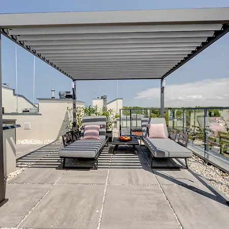 Z Tarasem Na Dachu Na Wydmach W Miedzywodziu *