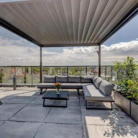 Z Tarasem Na Dachu Na Wydmach W Miedzywodziu *