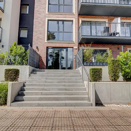 Z Tarasem Na Dachu Na Wydmach W Miedzywodziu *